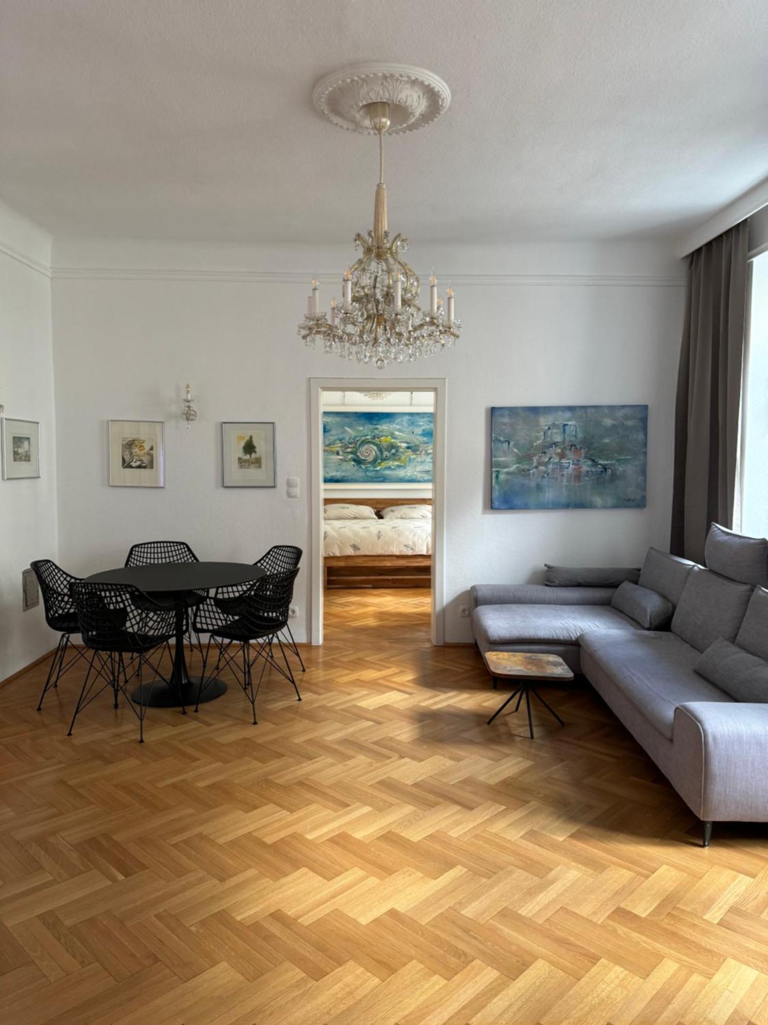 Atelier Lomani Apartment Vienna Luaran gambar